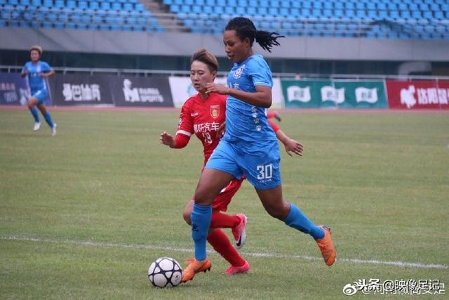 管子煜这场U21暴走了，砍下53分+8记三分！中国男篮20岁2米前锋崛起